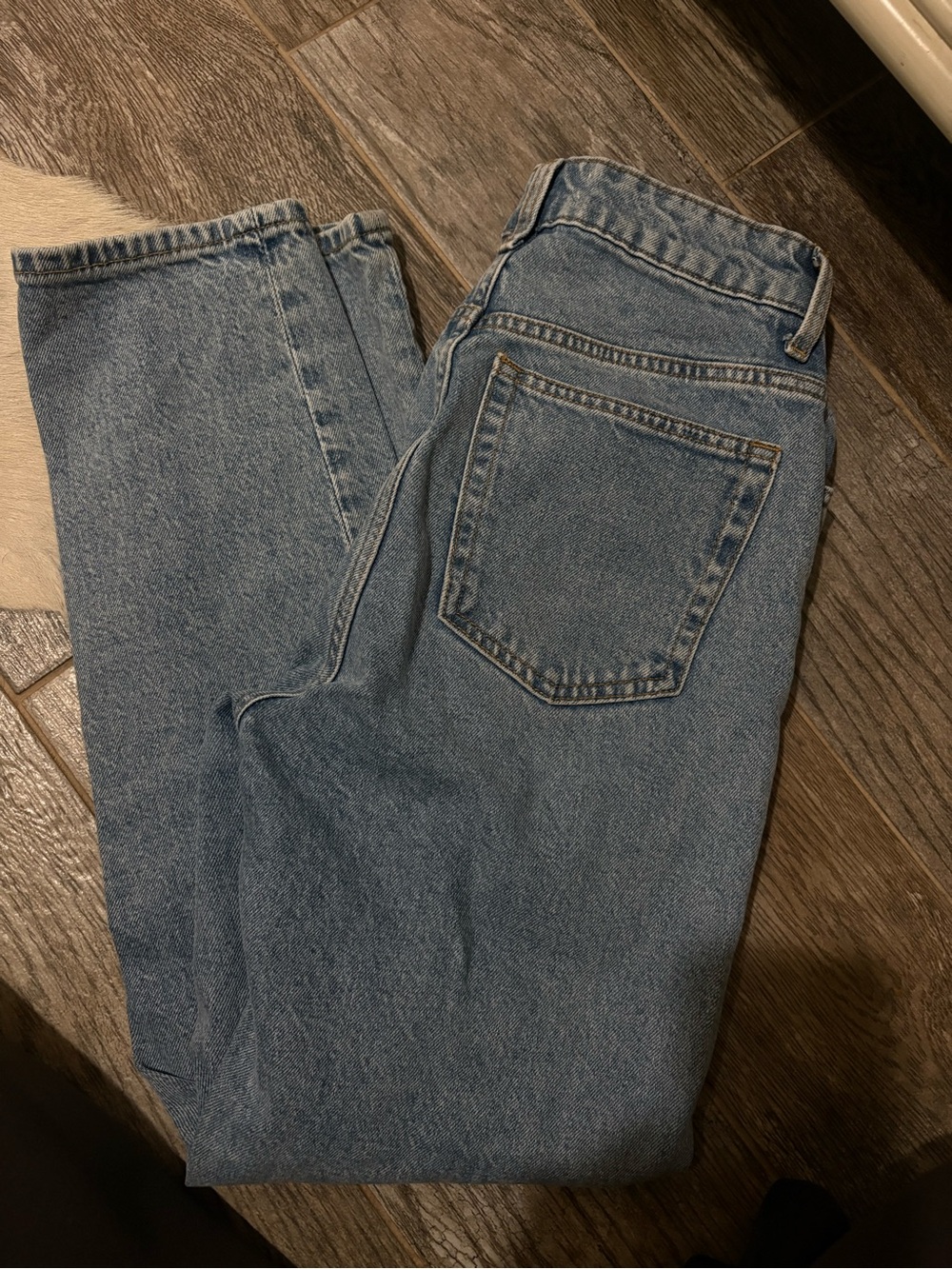 H&M Women's Light Blue Straight-Leg Jeans